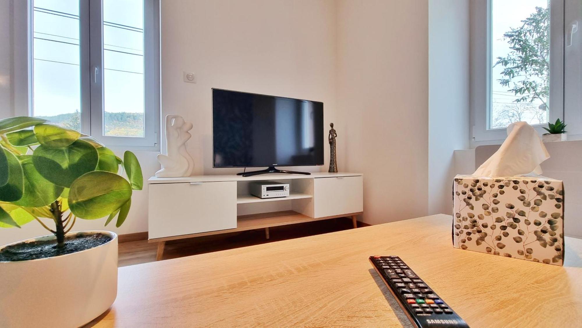 La Buhl Verte - Chic Et Moderne - Calme - Fibre - Relax Bnb Bagian luar foto
